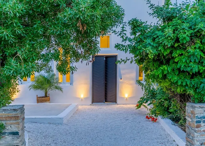 Euphoria Chora Naxos Apartahotel